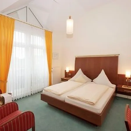 Zum Maerchenwald 3*